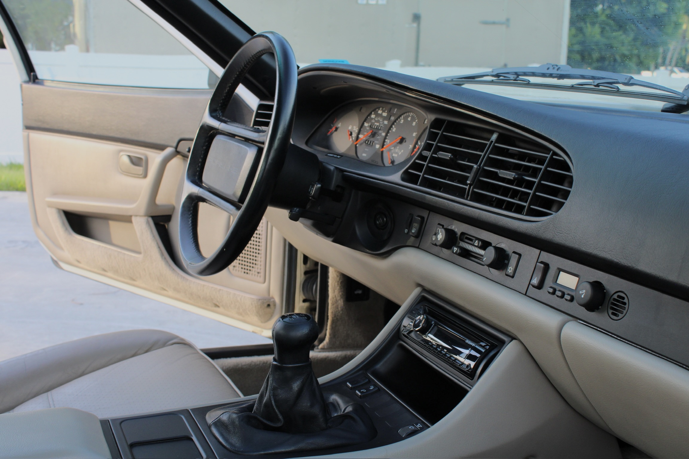 Manual Porsche cockpit interior view